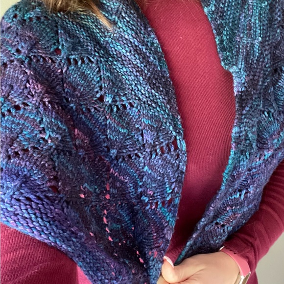Handknit Merino Wool Shawl - Picture 3 of 5